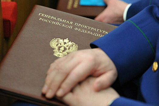В Москве пенсионер выбросил 100 тысяч долларов с балкона по указке мошенника