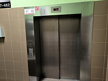 В Каспийске лифт с детьми застрял на седьмом этаже премиальной новостройки