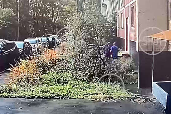 Shot: на северо-западе Москвы выпала из окна подполковник московской ФСИН