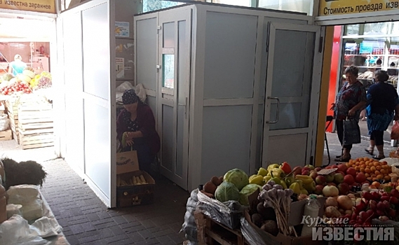 В Курске проверяют заставленный торговыми рядами проход к Сеймскому рынку