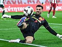 Ошибка российского вратаря Юрия Лодыгина в матче Викингур — Панатинаикос: Лига конференций, 13.02.2025, видео обзор матча