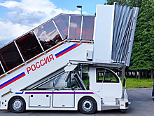 Миасский завод изготовил трапы с красными дорожками для аэропорта Москвы