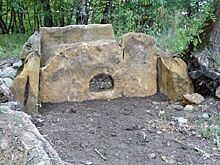 В Адыгее археологи восстановили повреждённый дольмен