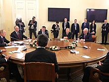 Неформальный саммит СНГ: Путин познакомил коллег с рассекреченными архивами