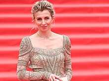 Оголившаяся Бондарчук перебрала на венчании Рудковской