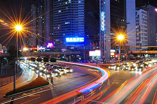 В Шэньчжэне запустили первую службу беспилотного такси