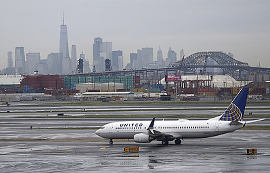 United Airlines не будет увольнять сотрудников после снятия пассажира с рейса