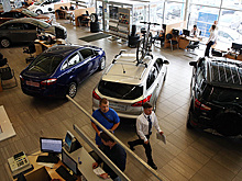 На учет в салоне. Почему регистрация автомобиля у дилера не получила популярности