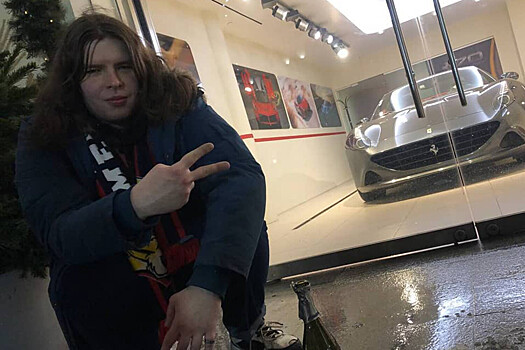 На фронтмена группы «Автоспорт» завели дела об экстремизме и сепаратизме