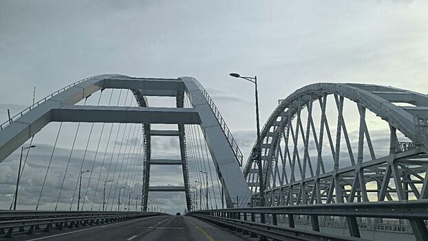 В очереди у Крымского моста скопились 515 машин