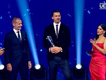 Ибрагимович получил награду президента УЕФА. Ее вручают за «выдающиеся достижения, мастерство и образцовые личные качества»