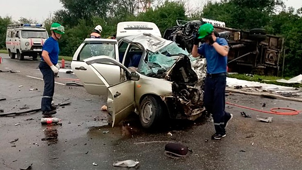 Пять человек погибли в ДТП под Ростовом