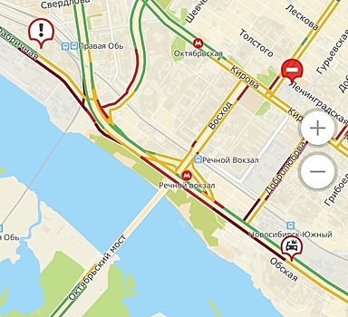 Авария на Большевичке закупорила выезд из Новосибирска