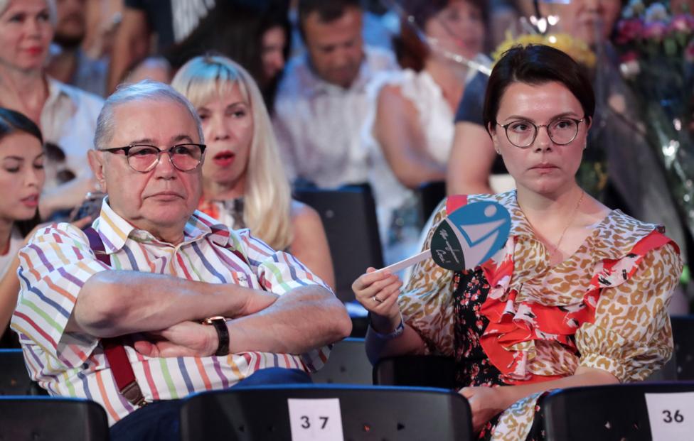 Жена Петросяна назвала фейком информацию о нахождении артиста в реанимации