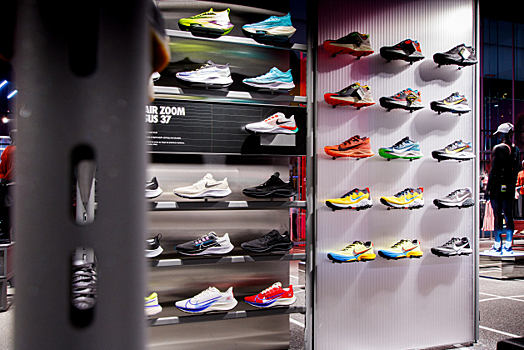 Lamoda откроет сеть магазинов спортивной одежды и обуви