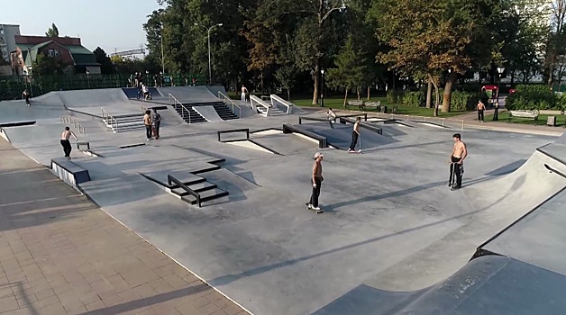 В Краснодаре официально открыли самый большой в городе скейт-парк XSA Plaza