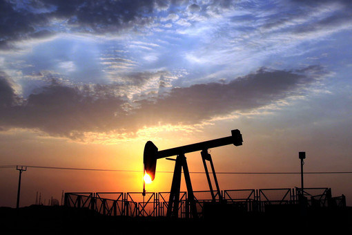 В Ираке заявили о желании поддержать стабильные цены на нефть не выше $100 за баррель