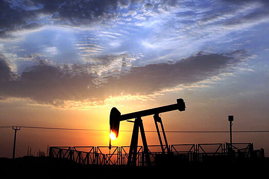 В Ираке заявили о желании поддержать стабильные цены на нефть не выше $100 за баррель