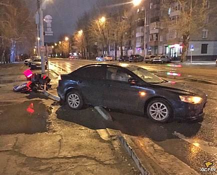 Не справился с управлением: в Ленинском районе водитель легковушки снёс светофор