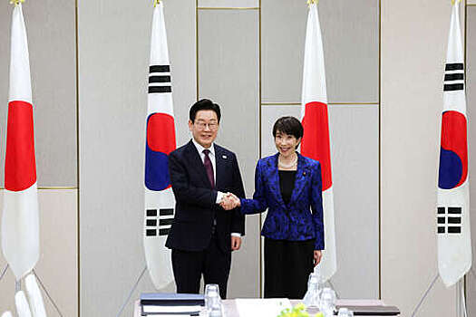 Глава Южной Кореи Ли Чжэ Мён и премьер Японии Такаити сыграли песню BTS