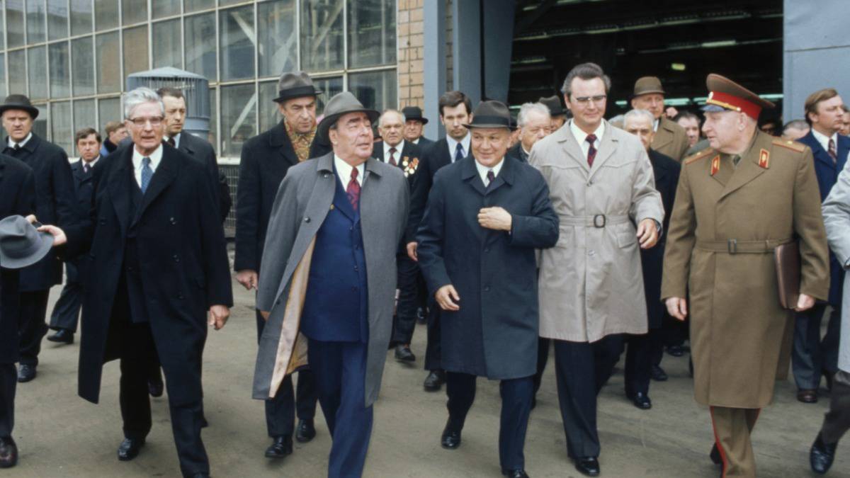 Следи за звездой, будь осторожен: как работают телохранители знаменитостей