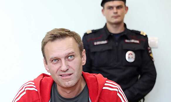 Навальный обратился к силовикам
