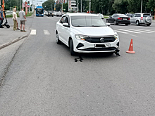 Школьник на электросамокате попал под автомобиль в Кемерове