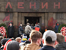 Историк отреагировал на предложение захоронить Ленина рядом с родственниками