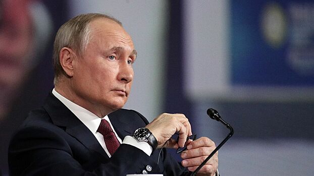 Путин заявил о бомбардировщиках НАТО в 20 км от границ России