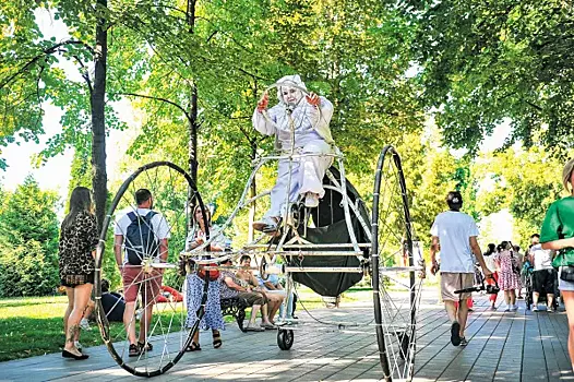 Театры выйдут на аллеи: гид по участникам "Пластилинового дождя"