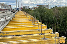 Мэр Кургана показала ремонт Бурова-Петровского моста