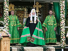 Патриарх освятил закладной камень