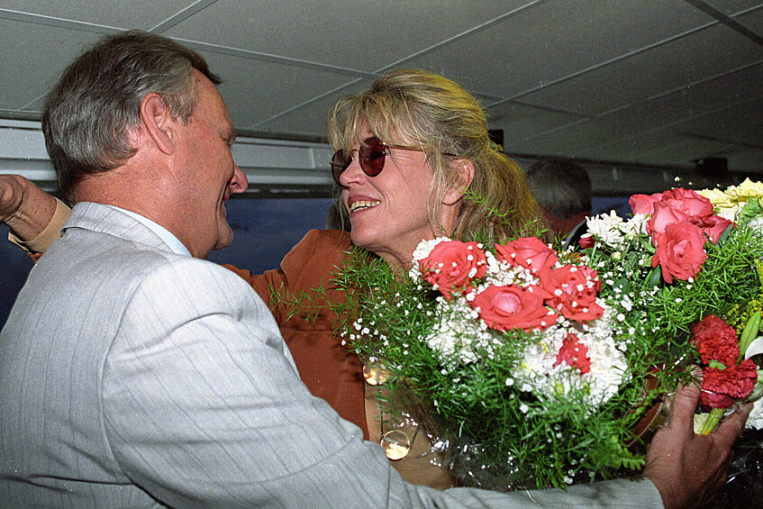 Мэр Санкт-Петербурга Анатолий Собчак и актриса Джейн Фонда на торжественной церемонии закрытия Игр доброй воли 1994 года