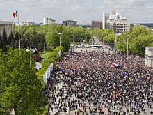 В Кишиневе манифестанты приготовились ночевать у здания правительства