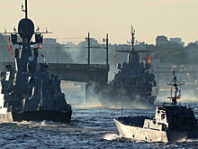 Путин примет Главный военно-морской парад в Петербурге