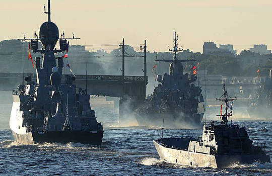 Путин примет Главный военно-морской парад в Петербурге