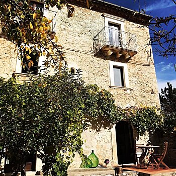 Дом в Италии не смогли продать. Его разыграют в лотерею