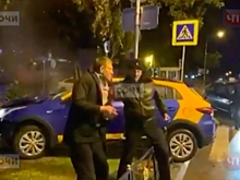 В Сочи водитель каршеринга, уходя от погони ДПС, врезался в дерево