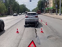 Электросамокатчик влетел в легковушку в Нижнем Новгороде