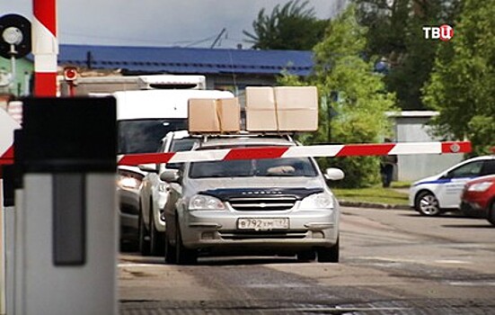 Водитель BMW погиб после столкновения с электричкой на переезде в Ступине