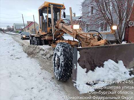 В Оренбурге за сутки вывезли 3,5 тысячи кубометров снега