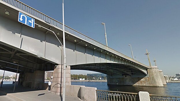 Разводку трех мостов в Санкт-Петербурге прекратили до весны