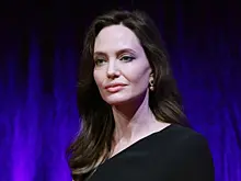 Анджелина Джоли «очень одинока» после развода с Брэдом Питтом