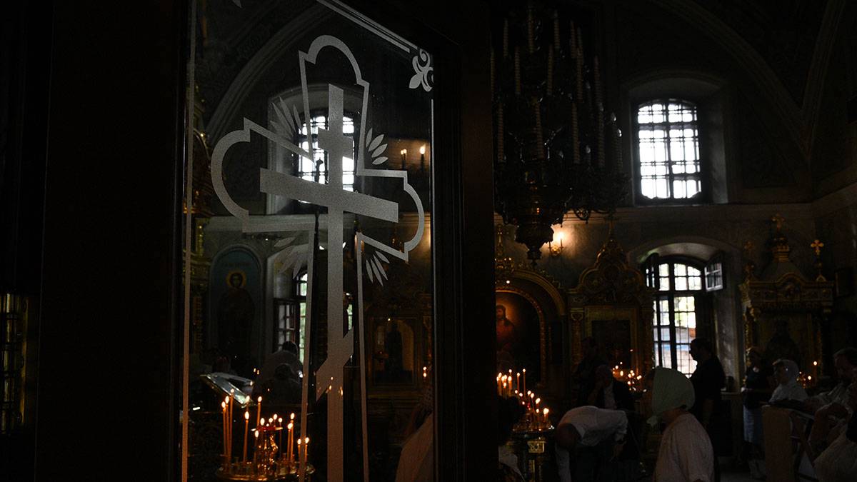 «Порицается и карается»: как происходит переход в другую веру в православии и мусульманстве