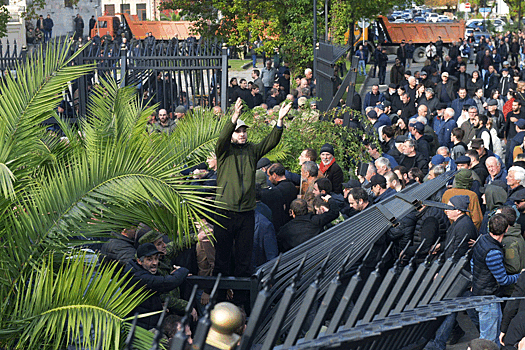 АТОР: Протесты в Сухуме не влияют на граждан РФ