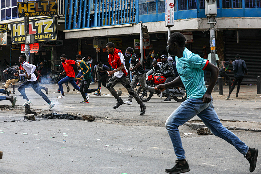 Демонстранты на одной из улиц Найроби, 2 июля 2024 года