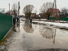 Жителям улицы Ростовской пришлось бороться с наводнением