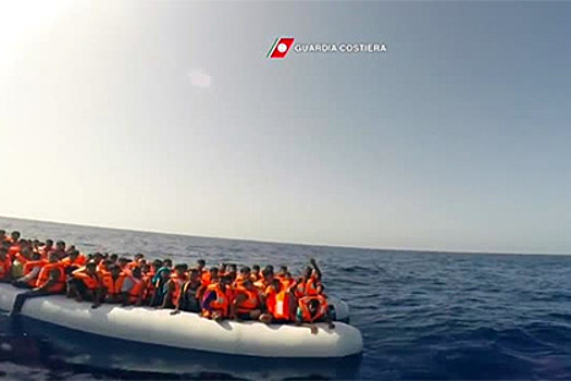 Итальянская береговая охрана спасла шесть тысяч мигрантов за три дня
