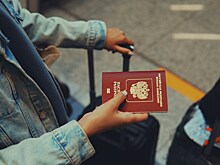Ошибка в загранпаспорте обошлась россиянке в 150 тыс. рублей