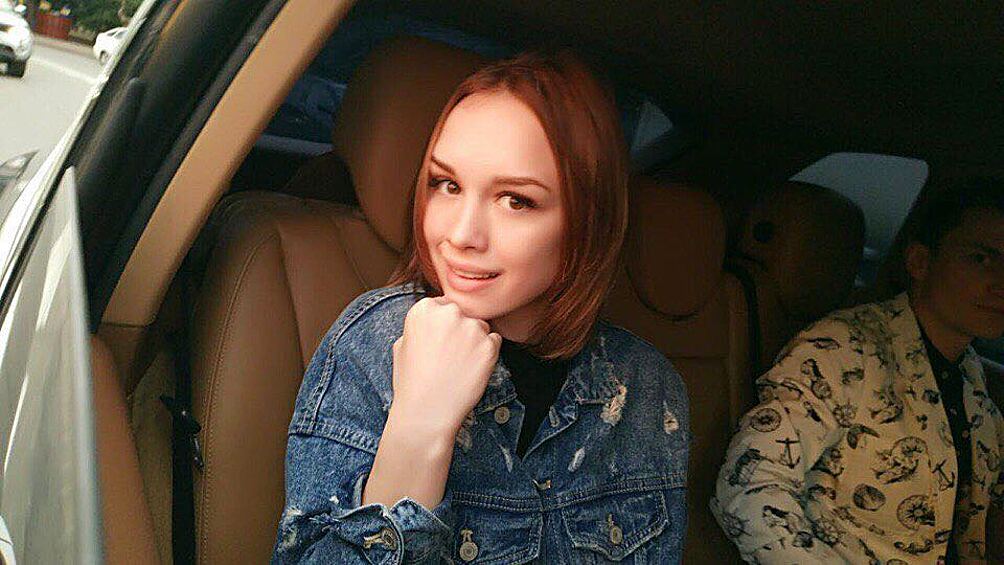 Пользователи социальной сети Instagram набросились с критикой на Диану Шурыгину и ее мужа. Молодоженов заподозрили в фиктивном браке, пишут dni.ru.